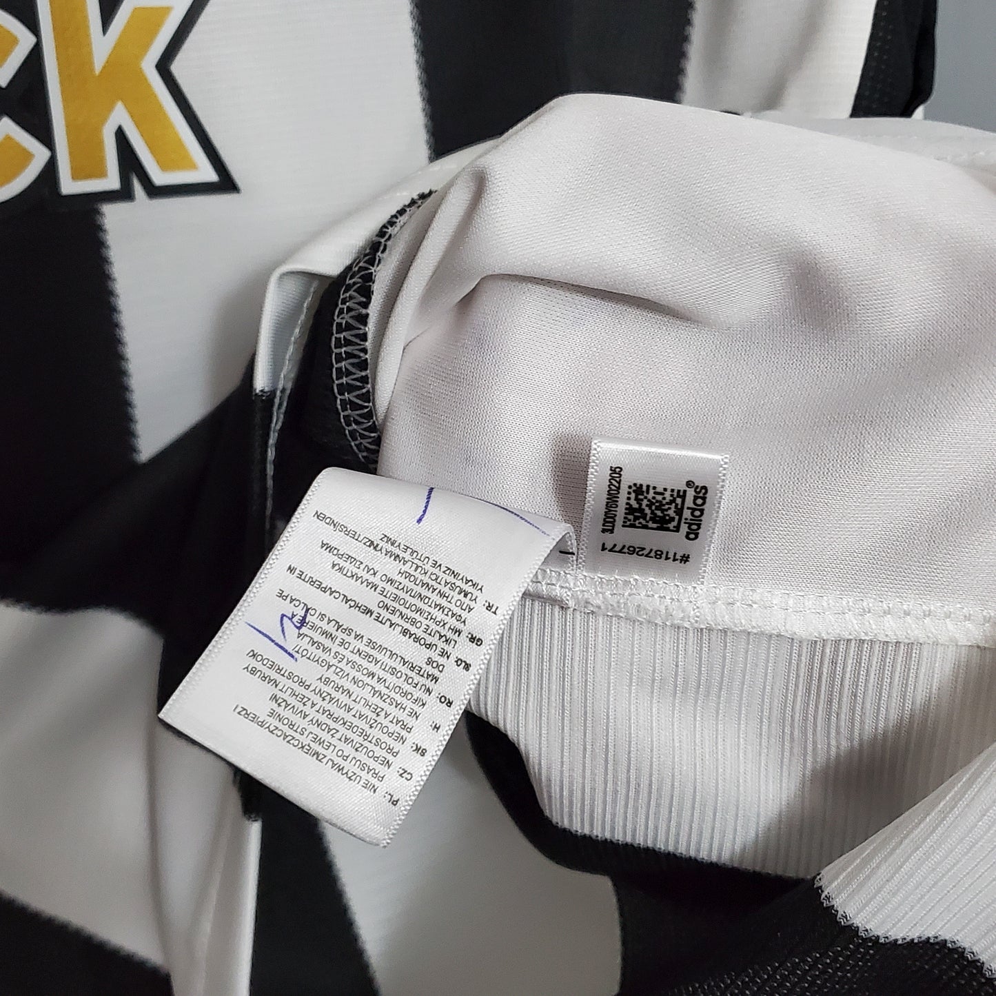 Newcastle United 05/06 Home Retro Jersey – St James’ Park Identity