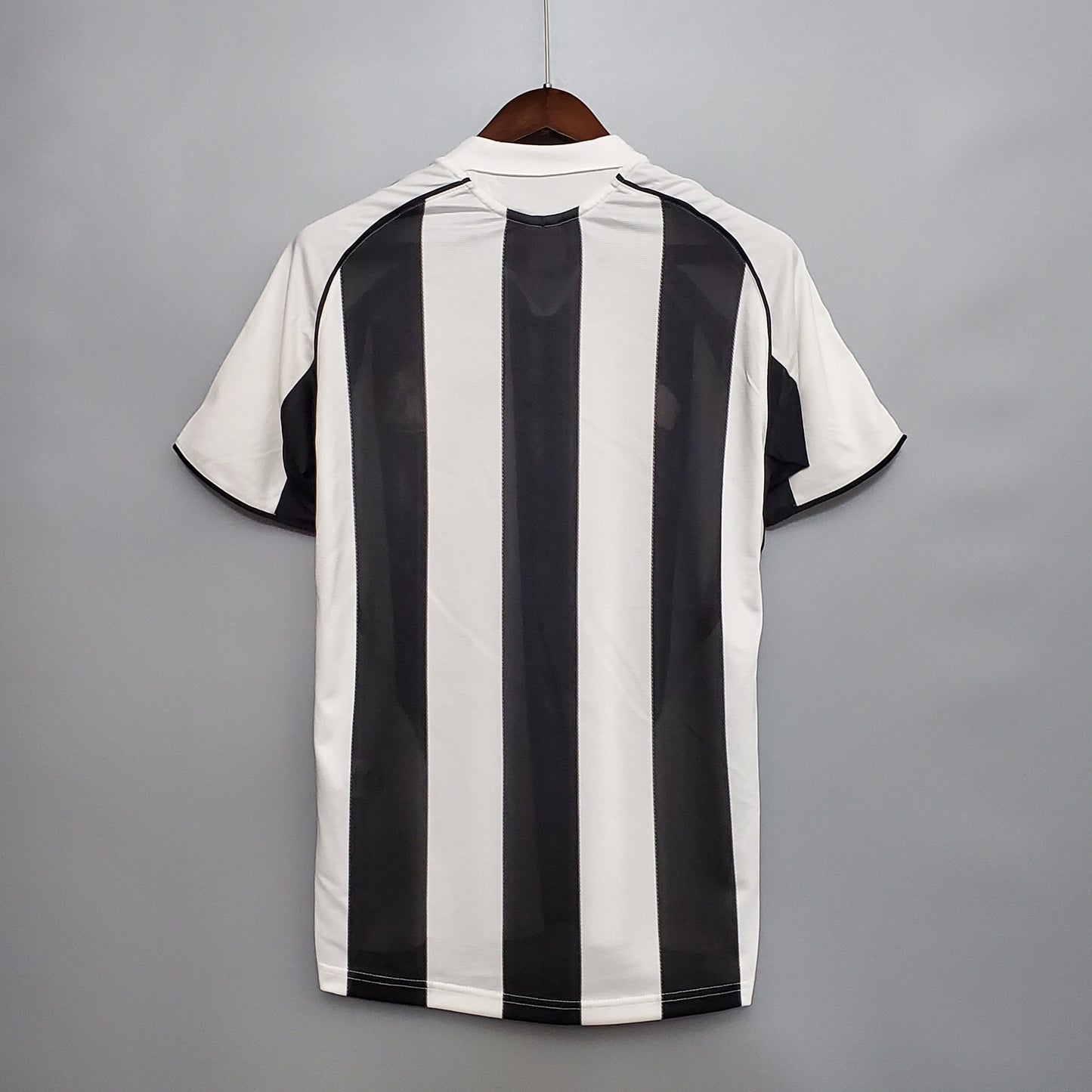 Newcastle United 05/06 Home Retro Jersey – St James’ Park Identity