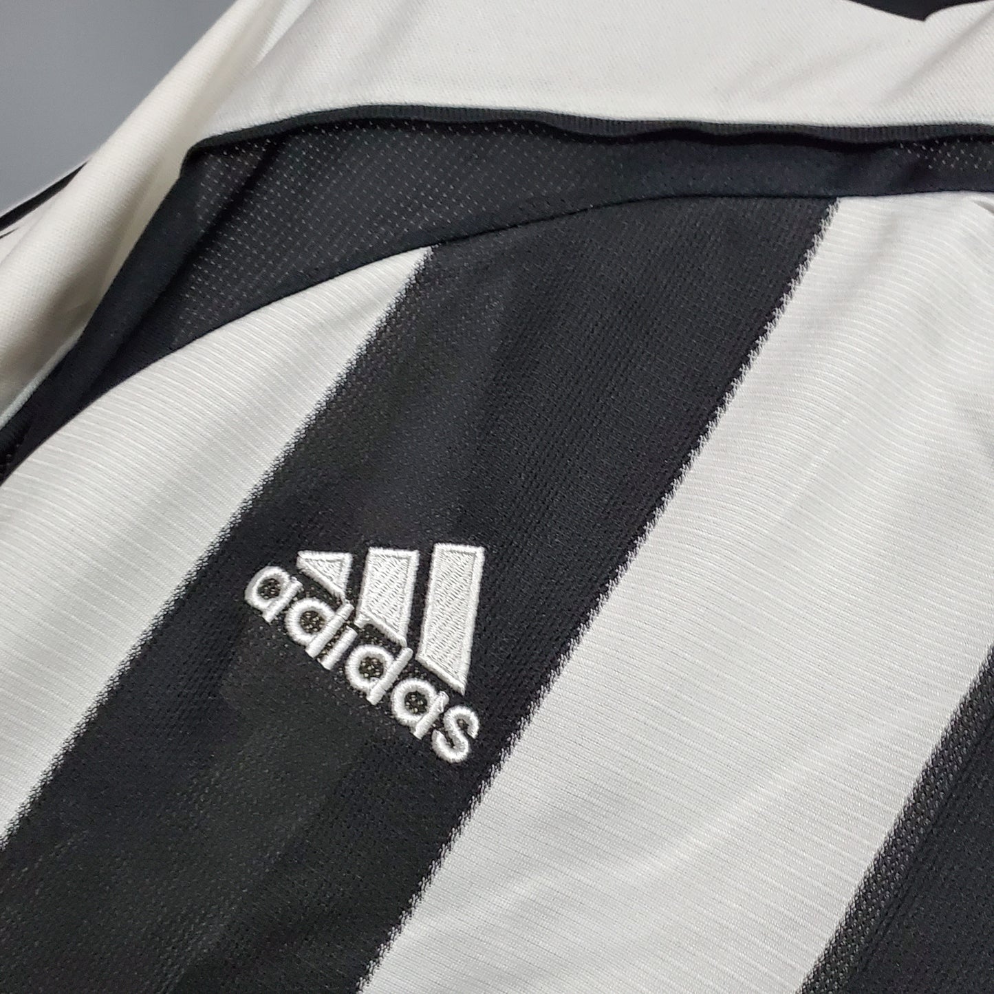 Newcastle United 05/06 Home Retro Jersey – St James’ Park Identity