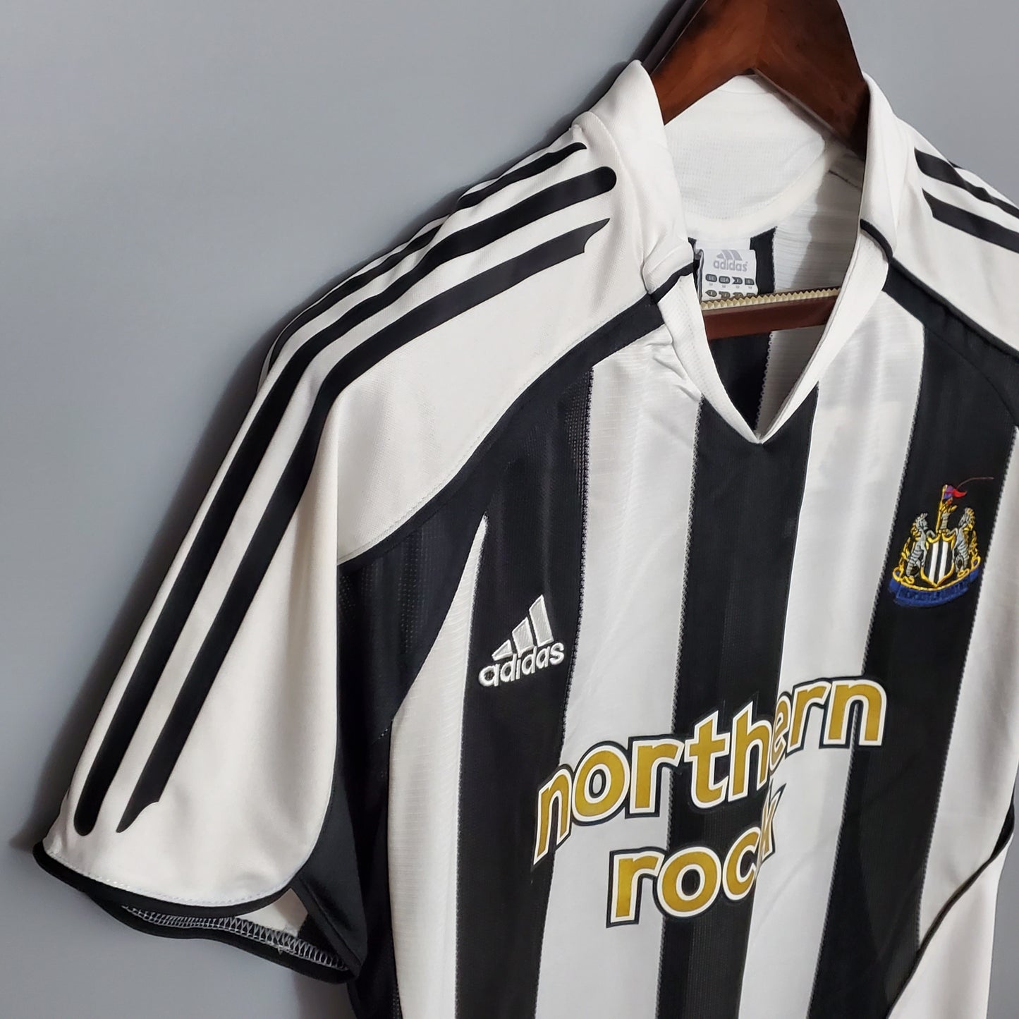 Newcastle United 05/06 Home Retro Jersey – St James’ Park Identity